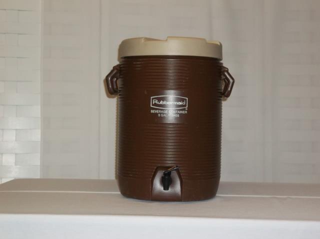 Rental store for THERMOS Gold, 33.8oz thermoserv in Sudbury MA